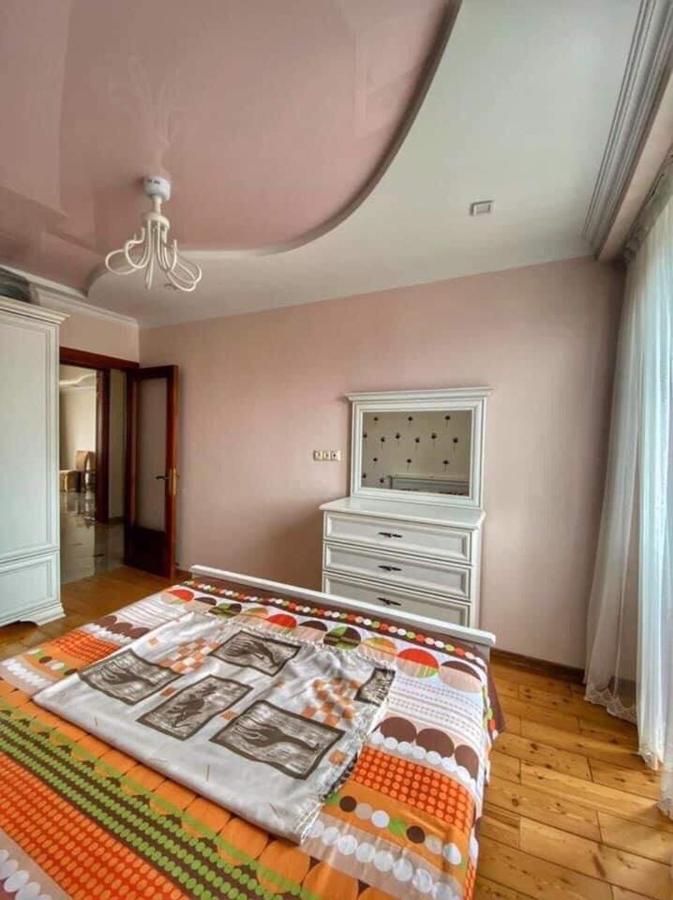 Apartment Dolphin Batumi Exteriör bild