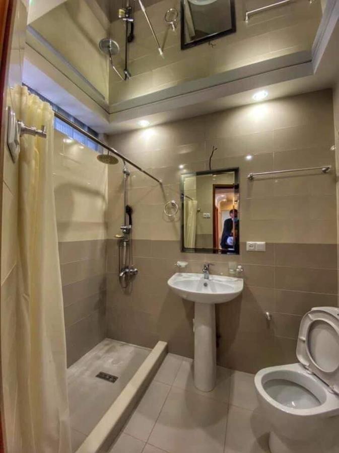 Apartment Dolphin Batumi Exteriör bild