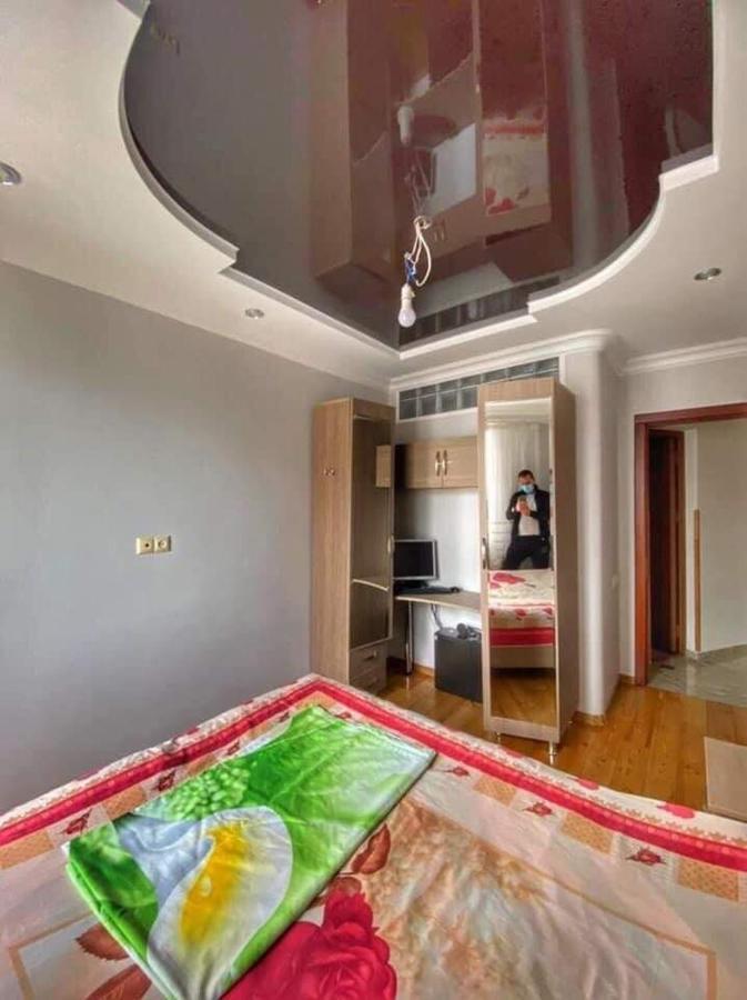 Apartment Dolphin Batumi Exteriör bild